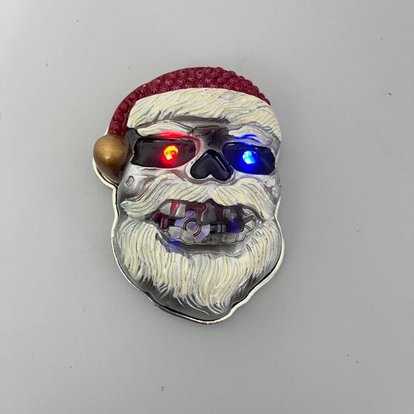 Santa Skull Belt Buckle With LED Lights and Sound - Picture 3 of 3